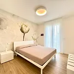 Sun Village-Nuovissimo Appartamento in Residence con piscina -Lido di Jesolo Piazza Aurora